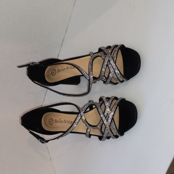 Bella Vita Aliette black rhinestone  strappy Sandal   Size: 8 WW - Picture 1 of 6